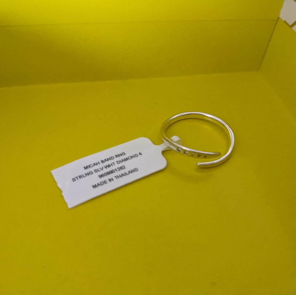 Kendra Scott band ring